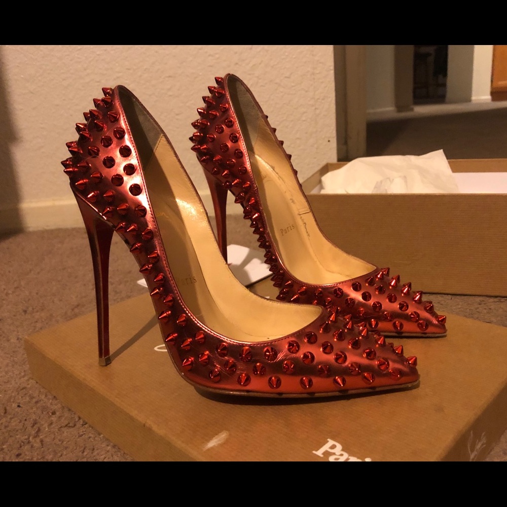 Christian Louboutin near-new size 7 Pigalle heels